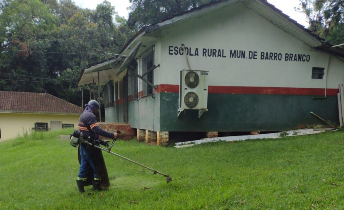 Manutenção Em Escolas da Rede Municipal São Realizadas