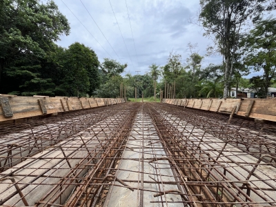 A comunidade do Mundo Novo do Saquarema recebe duas novas pontes em concreto