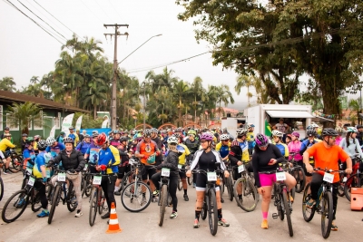 Mais de 380 ciclistas participam do Pedal Aventura na Natureza em Morretes