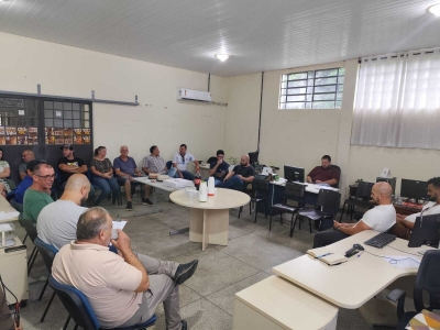 Secretaria Municipal de Agricultura reuniu 18 meliponicultores e apicultores para a formação de uma associação