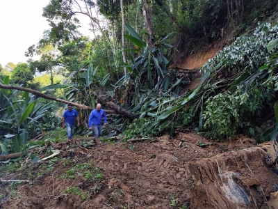 Prefeitura de Morretes trabalha para liberar estradas afetadas pelas chuvas