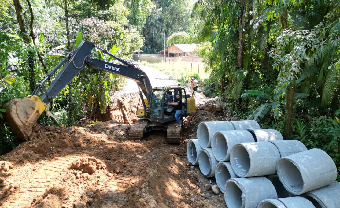 Obra de recuperação de travessia na Estrada das Canavieiras tem previsão de liberar passagem nesta quarta-feira