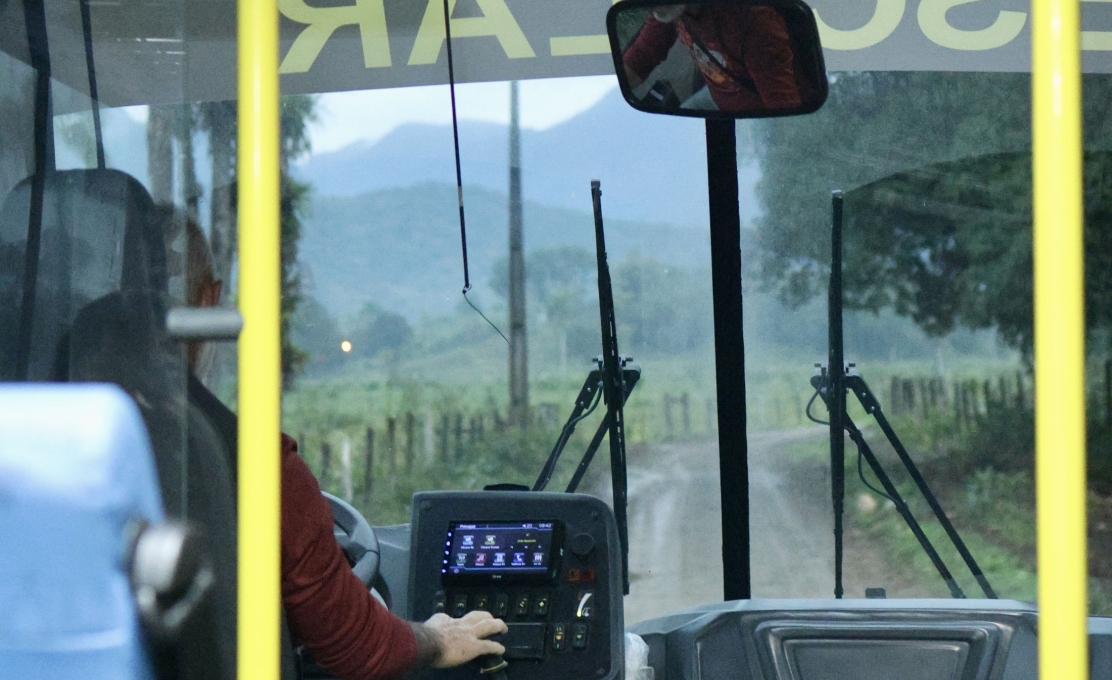 Transporte escolar de Morretes atende mais de 2,5 mil estudantes em 38 localidades