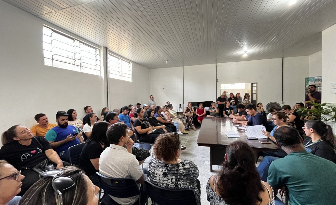 Reunião Com Feirantes da Feira do Rio Nhundiaquara Discute Regularização E Organiz...