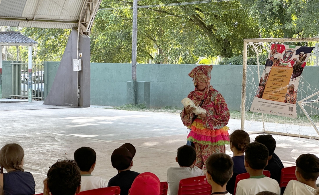 Apresentação do Boi de Mamão Encanta Público Na Escola Desauda