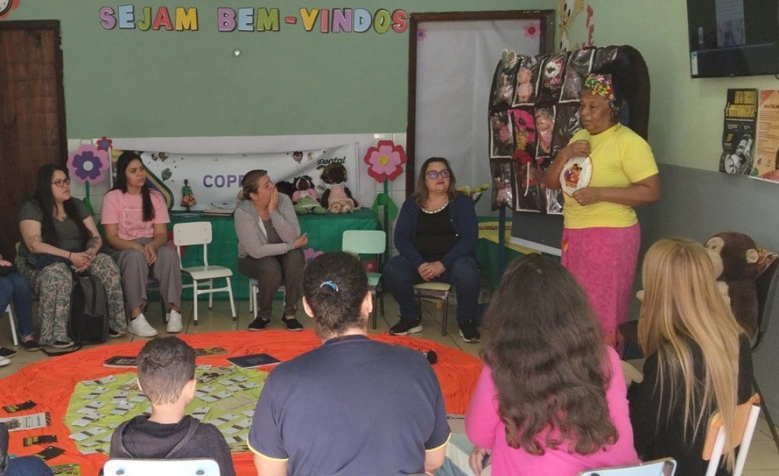 Escolas Municipais de Morretes encerram ciclo de estudo de 2025 com formação sobre Educação para as Relações Étnico-Raci