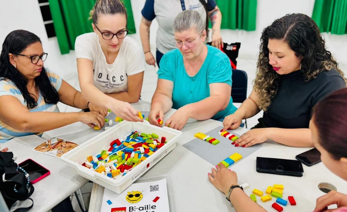 Escolas de Morretes recebem kits LEGO Braille Bricks para fortalecer a inclusão na aprendizagem