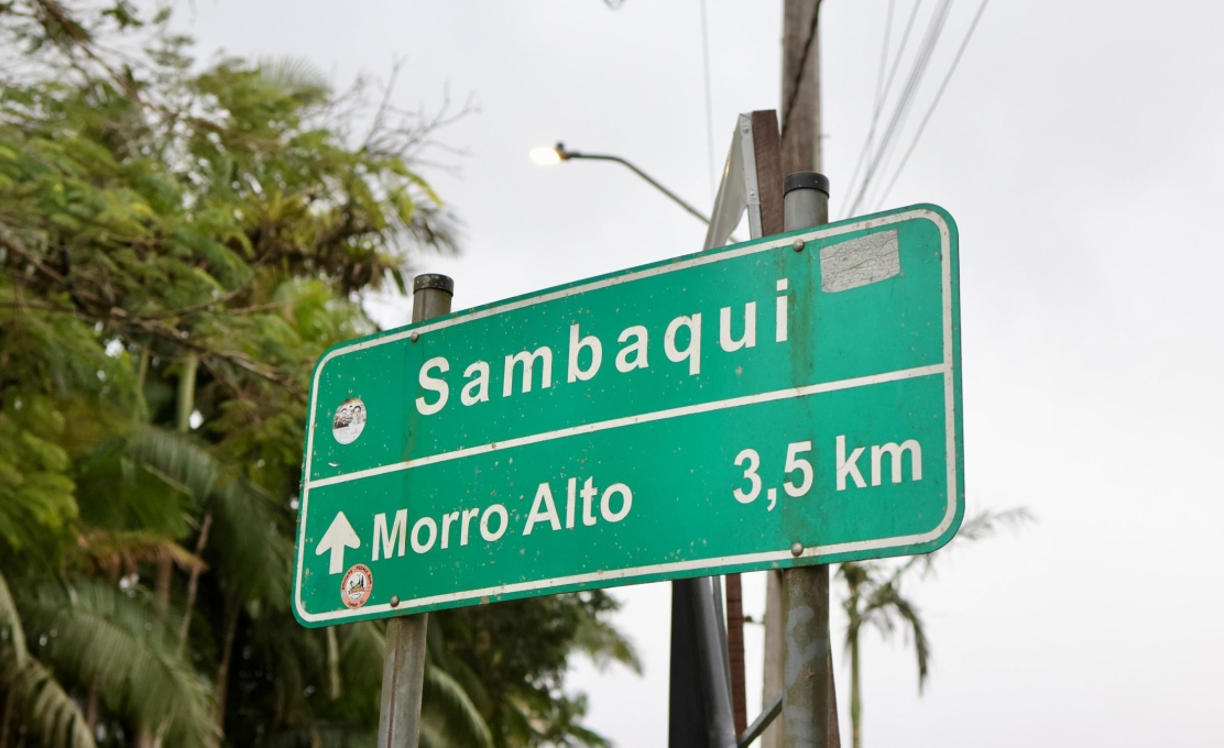 Pavimentação avança no bairro Sambaqui