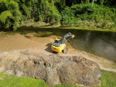 Prefeitura de Morretes inicia desassoreamento e limpeza do Rio Marumbi