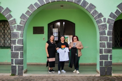 Prefeitura de Morretes inicia entrega de novos uniformes para estudantes