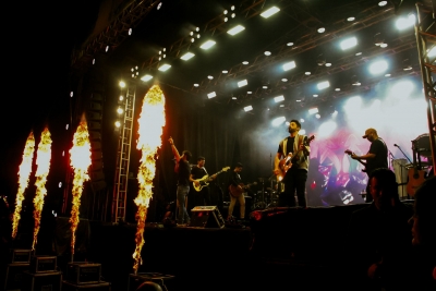 Munhoz & Mariano arrastam multidão na Festa Feira de Morretes com show histórico no Palco Principal