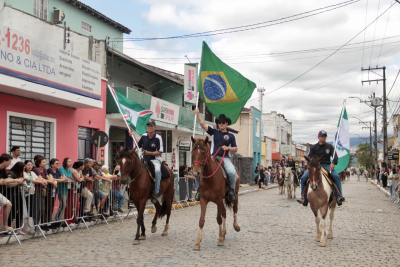 Desfile cívico celebra os 293 anos de Morretes com homenagens à história, à cultura e à população