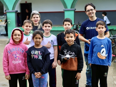 Tecnologia e aprendizagem: estudantes da rede municipal participam de atividades de robótica, programação e realidade vi