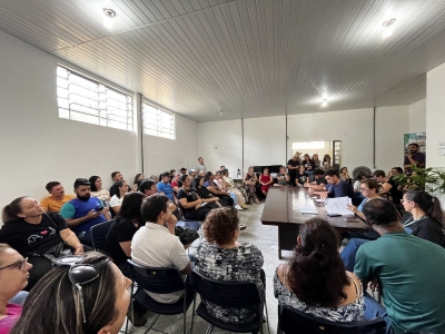 Reunião com feirantes da Feira do Rio Nhundiaquara discute regularização e organização para a Festa Feira