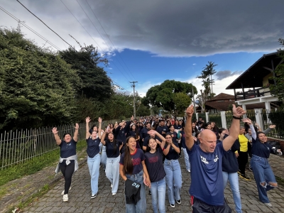 Morretes mobiliza quase 600 pessoas em caminhada pelo Dia do Desafio