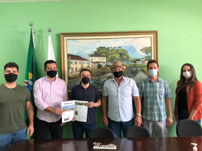Prefeito Júnior Brindarolli recebe o Dep Federal Aliel Machado para concretização de emendas parlamentares para Morretes