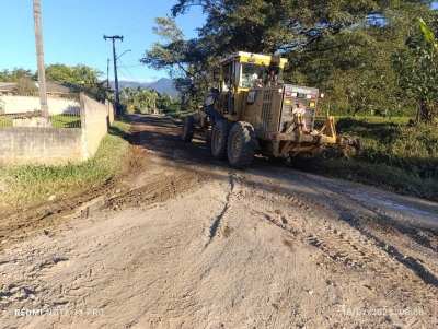 Prefeitura de Morretes intensifica manutenção de estradas rurais em diversos bairros