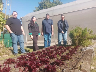 Secretaria de Agricultura realiza visita técnica à Fazenda Urbana em Curitiba