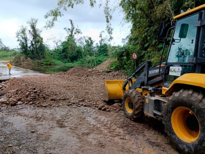 Obras avançam em Morretes com manutenção de estradas e início de nova pavimentação